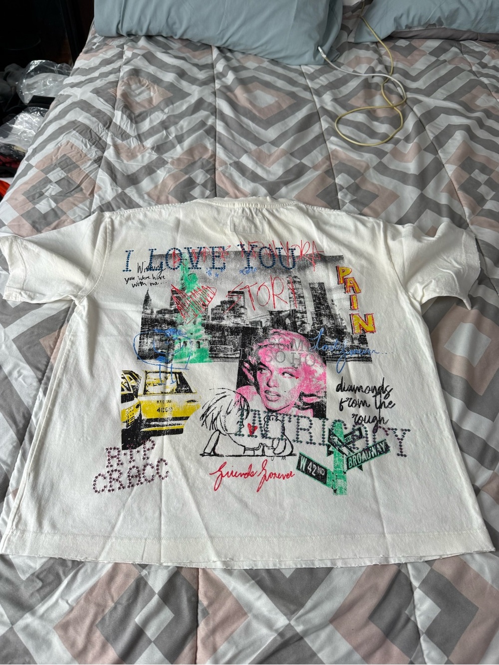 Lost Intricacy Men’s White Graphic T Shirt Size Small - Picture 4 of 5